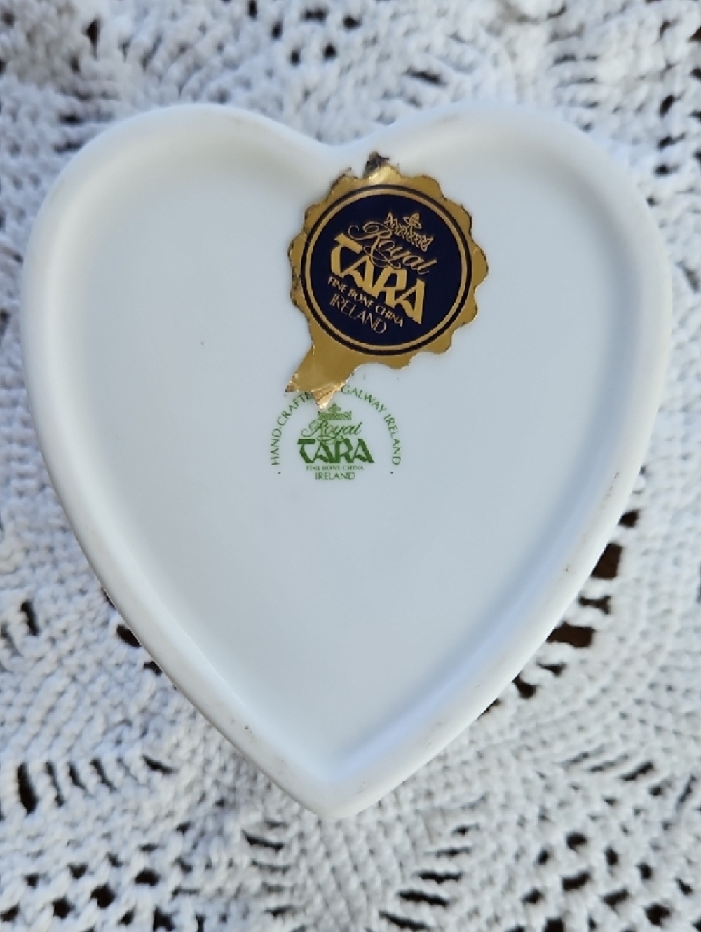 Royal Tara Bone China Heart Shaped Trinket Box - Picture 3 of 10